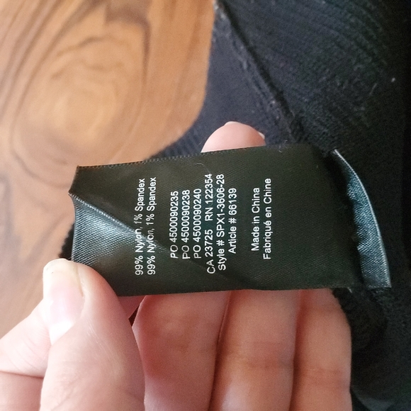 Aritzia Babaton sculpt cropped square neck tank top - Picture 5 of 6